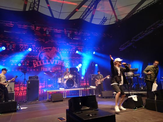 Gastauftritt von John Dizzy (Rebel Musig) bei der Show von Lukascher.