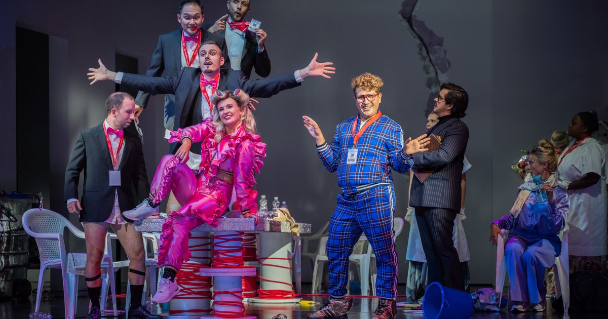 Wie-die-Premiere-von-Ariadne-auf-Naxos-beim-Publikum-im-Landestheater-ankam