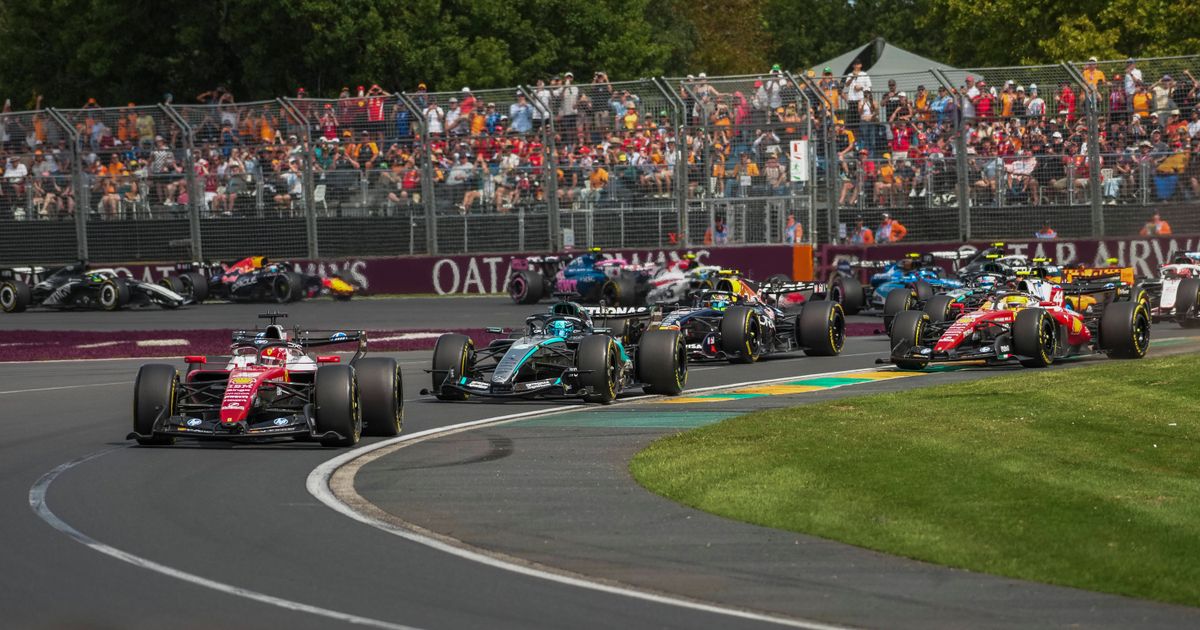 Mercedes-Doppeltriumph-in-Melbourne-Russell-l-utet-neue-Formel-1-ra-mit-Sieg-ein