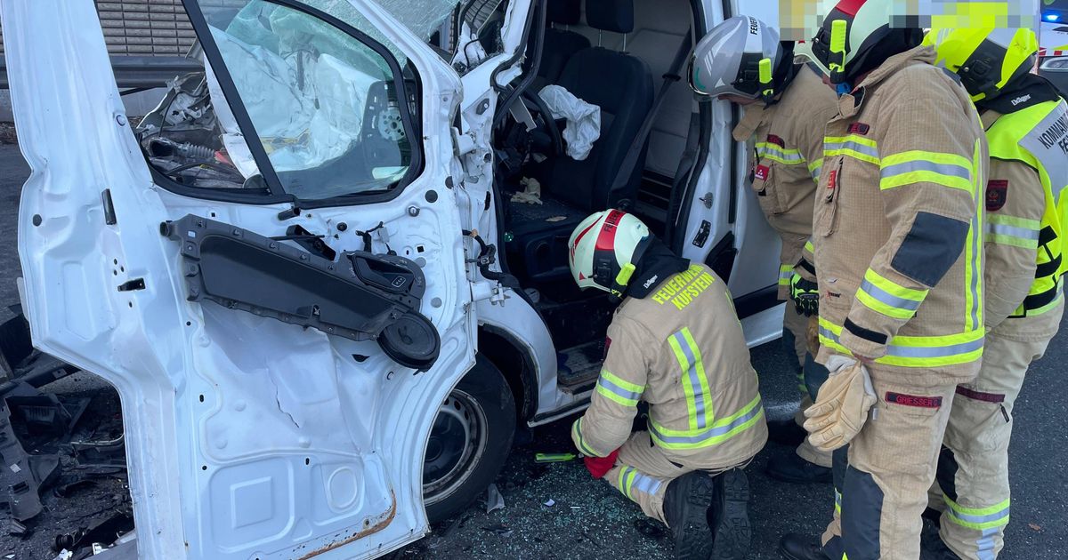 Gegen-Lkw-am-Stau-Ende-geprallt-25-J-hriger-bei-Unfall-auf-der-Inntalautobahn-schwer-verletzt