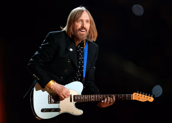 2. Oktober: Tom Petty (✝ 66) | Die US-Musiklegende feierte seit den 60er-Jahren Erfolge mit Hits wie "Free Fallin" oder "American Girl". Mit seiner Band The Heartbreakers stand Petty noch wenige Tage vor seinem Tod auf der Bühne. Sein Tod durch Herzinfarkt kam überraschend.
