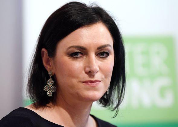 „Aber in Wien grüßt nie jemand zurück." – Landkind Elisabeth Köstinger (ÖVP) und die Kälte der Bundeshauptstadt.