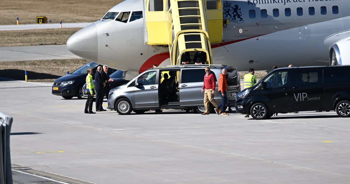 K-niglicher-Besuch-in-Innsbruck-Niederl-ndische-Royals-am-Flughafen-gesichtet