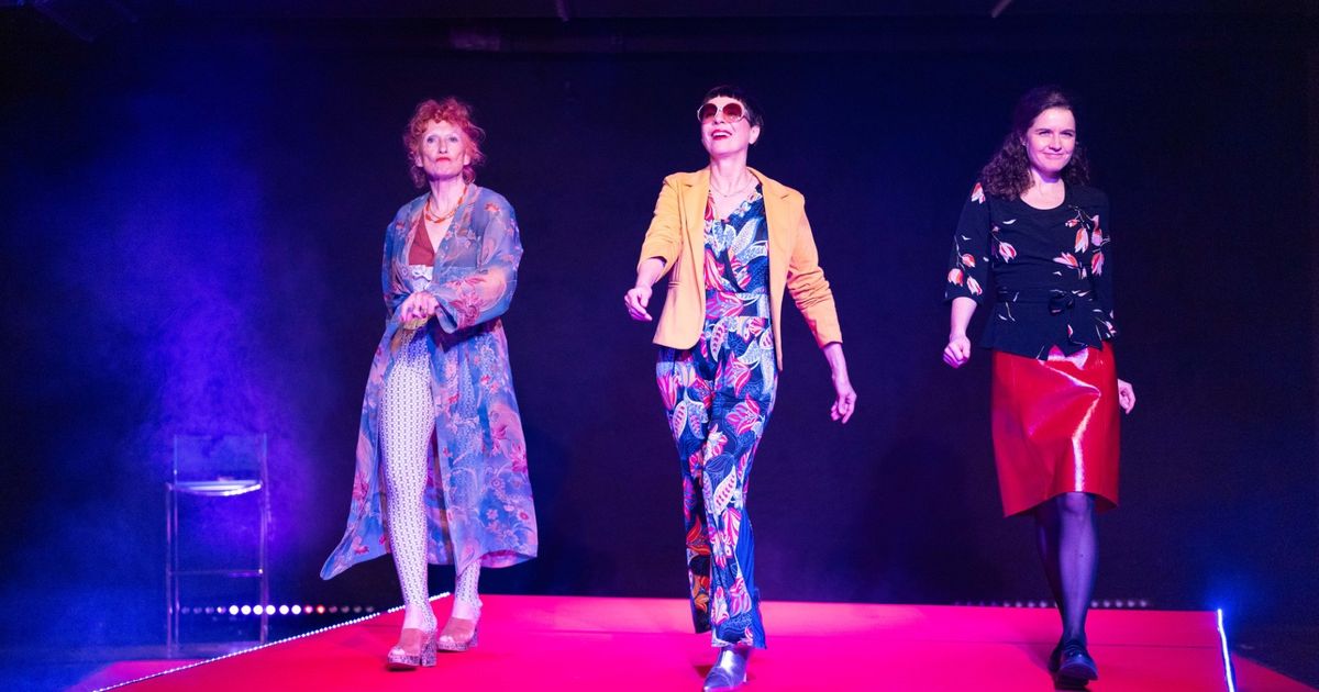 Feldforschung-auf-der-Showb-hne-Radikal-alt-im-Innsbruck-Theater-praesent