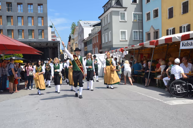 Mit einem Sternmarsch der Musikkapelle wurde das Kaiserfest eröffnet.