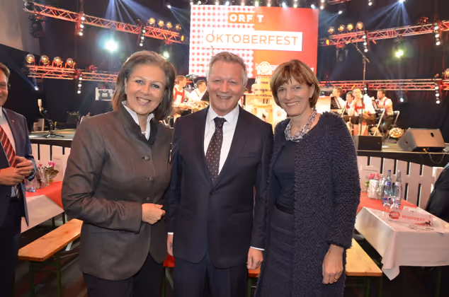 Landesrätin Patrizia Zoller-Frischauf mit ORF-Tirol-Direktor Helmut Krieghofer und Innsbrucks Bürgermeisterin Christine Oppitz-Plörer (r.) bei der Eröffnung.
