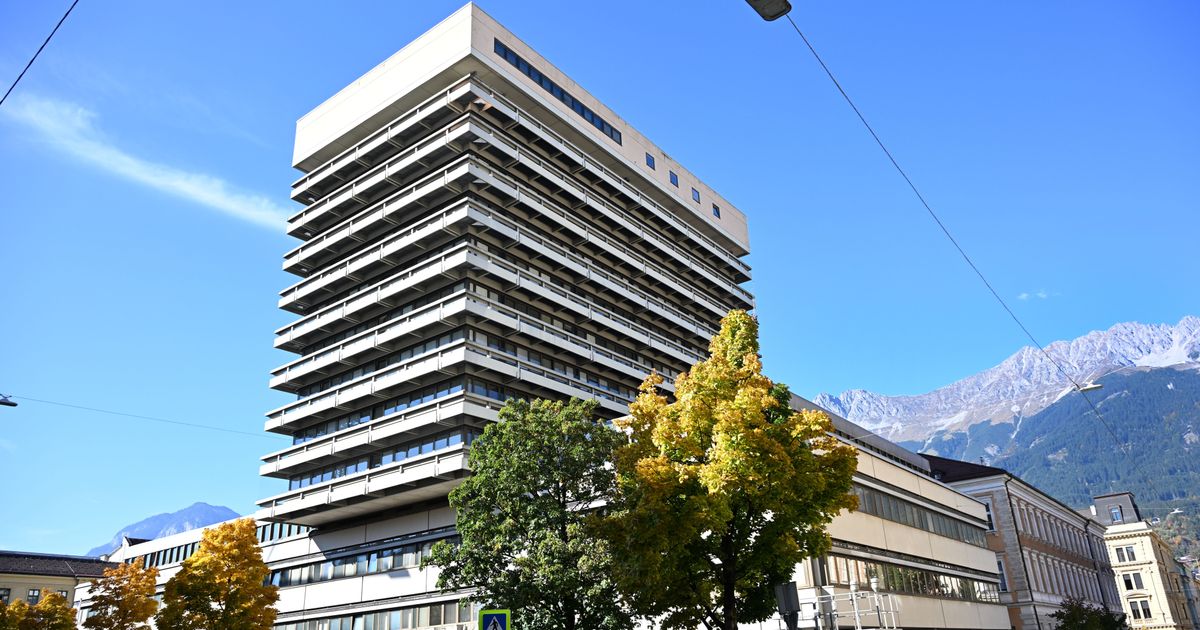 -Loch-auf-Loch-zu-Betriebsrats-Chef-griff-im-Unterland-tief-in-drei-Kassen