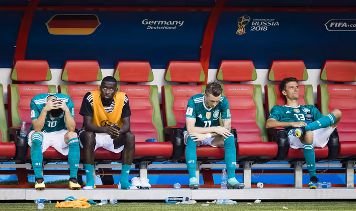 Foto des Monats Juni: Das Krisenjahr 2018 der deutschen Nationalmannschaft fand bei der WM ihren historischen Tiefpunkt: Durch ein 0:2 gegen Südkorea scheiterte die DFB-Elf erstmals in der Gruppenphase einer WM.