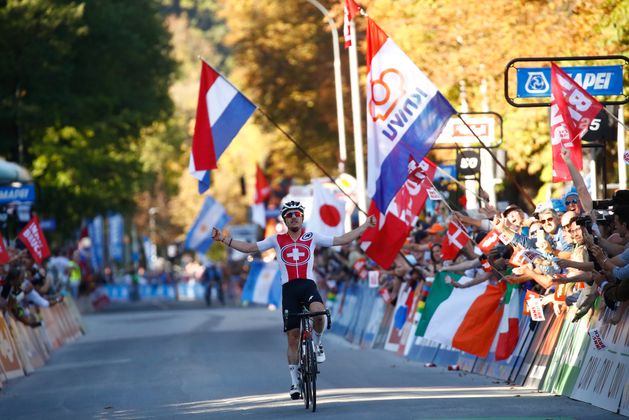 Marc Hirschi aus der Schweiz gewann das Straßenrennen der Herren U23.