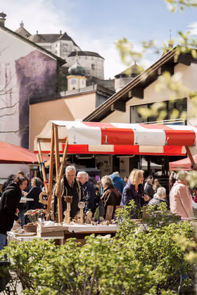 Beim Ostermarkt im Stadtpark Kufstein am Freitag 18., und Samstag, 19. April, von 10 bis 17 Uhr, gibt es von Kunsthandwerk hin zu regionalen Köstlichkeiten alles zu entdecken. 