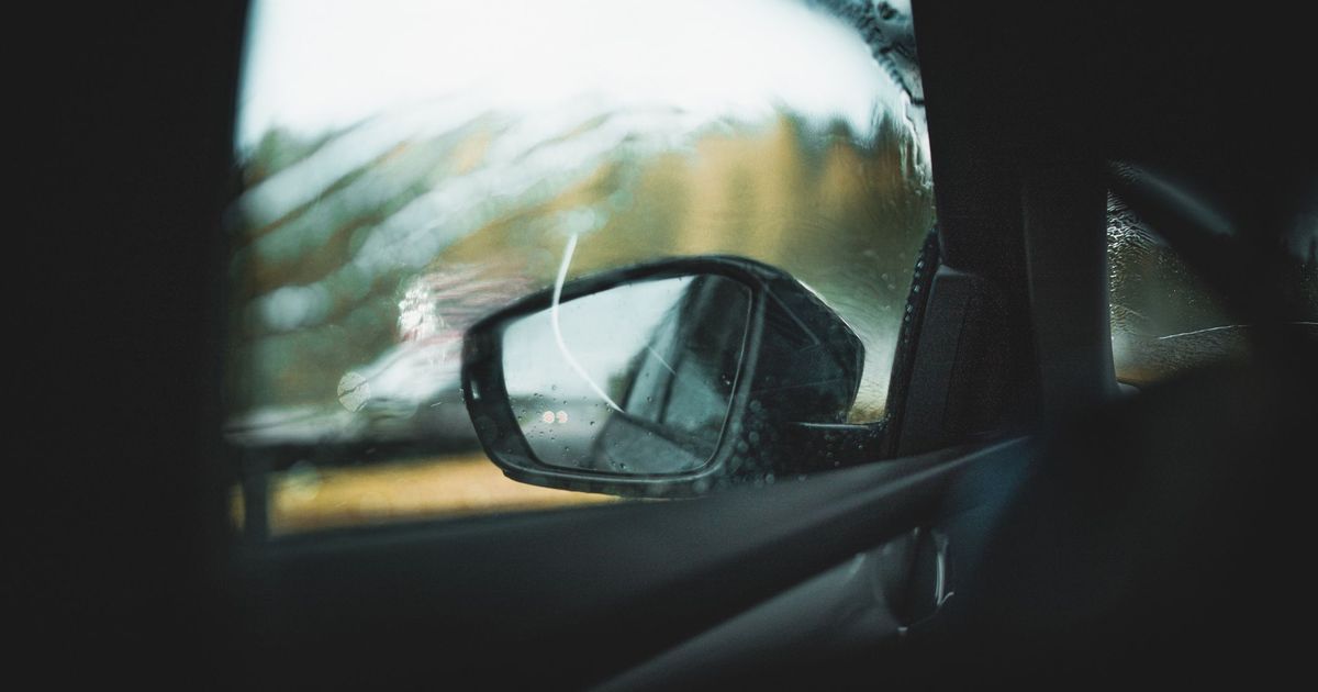 Siebenj-hrige-in-Trins-von-Autospiegel-am-Kopf-erfasst-Kind-in-Klinik-geflogen