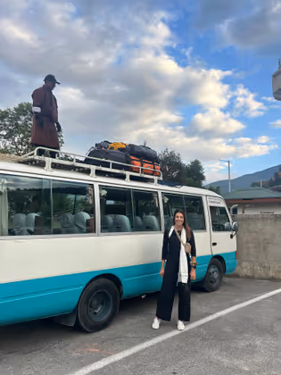 Mit viel Gepäck gings mit dem Bus weiter. 