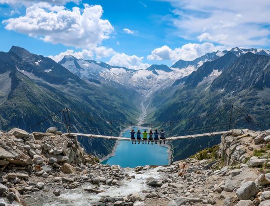 Entstanden auf der Hängebrücke neben der Olperer Hütte beim Schlegeis Stausee.