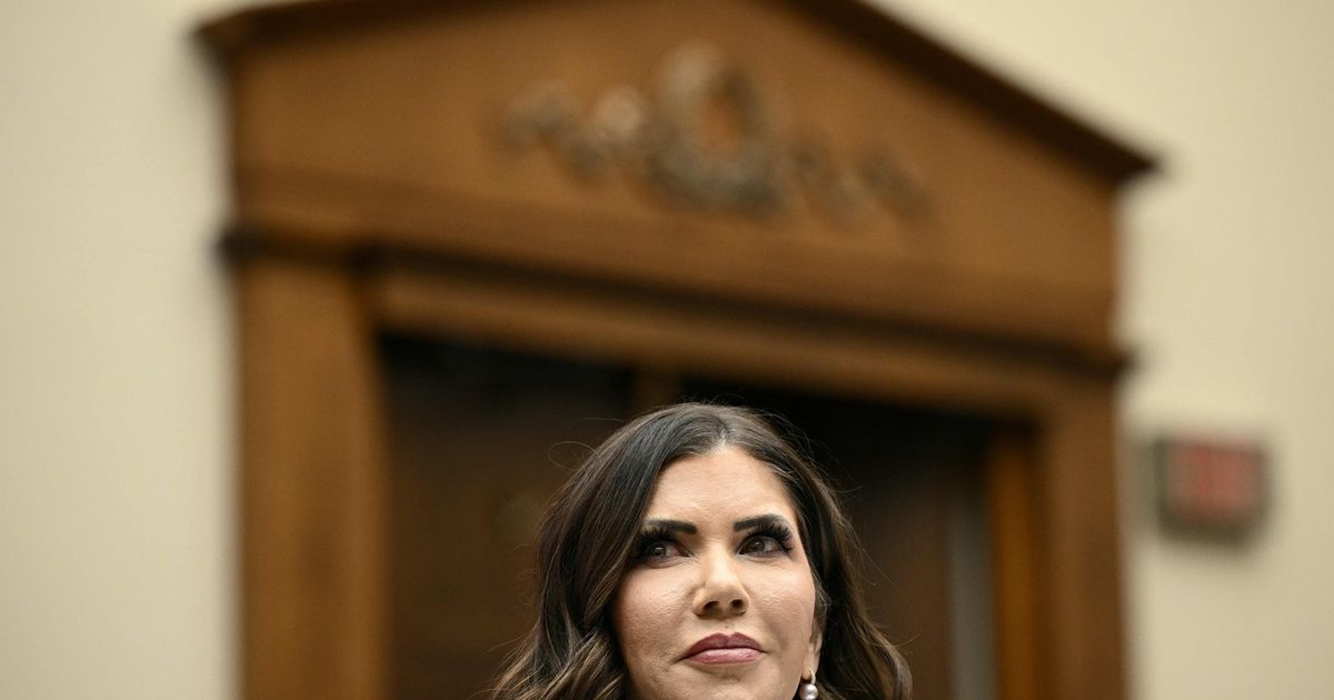 Nach-t-dlichen-Sch-ssen-Trump-entl-sst-umstrittene-Ministerin-Kristi-Noem