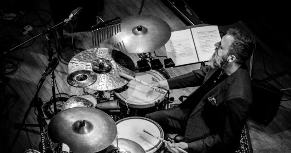 In-den-Kl-ngen-baden-Tiroler-Schlagzeuger-er-ffnet-das-Osterfestival