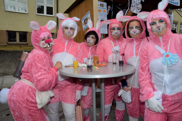 Unsinninger Donnerstag in Jenbach: "Tengl, Tengl!" war das Motto.