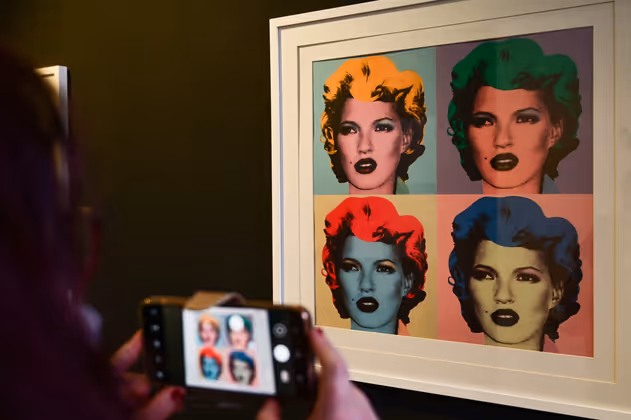Kate  Moss wurde vom britischen Street-Art-Künstler Banksy porträtiert.