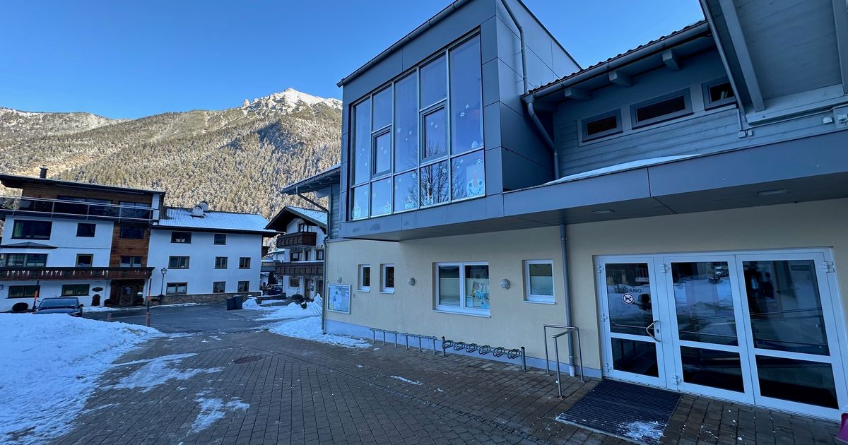 Irres-Pech-f-r-junge-Mutter-Auto-vor-Kindergarten-gekapert-und-geschrottet