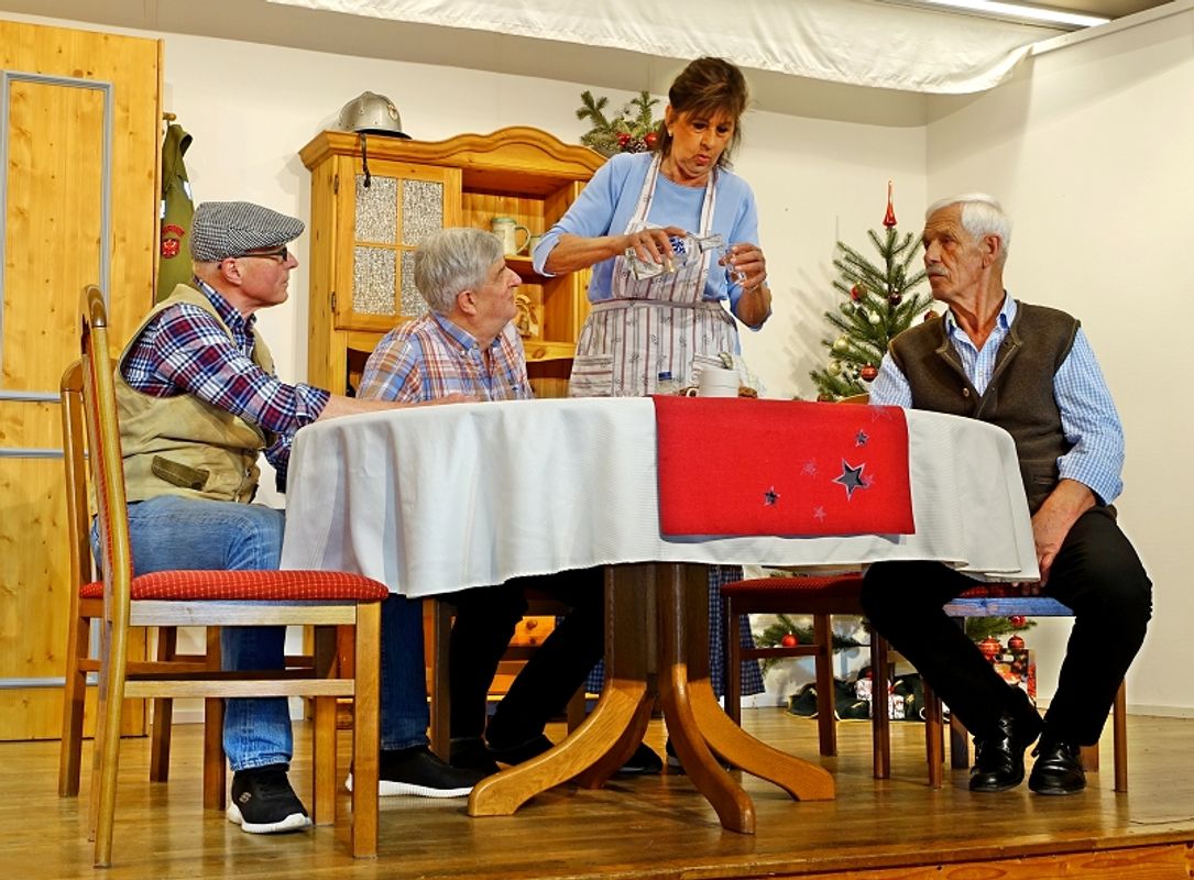 Jochberger Heimatbühne lädt zum turbulenten „Lachschlager“ ein
