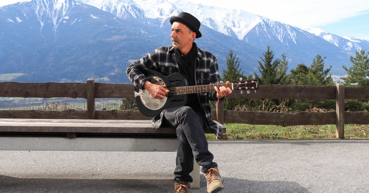 Liedermacher-mit-Liebe-zur-Mundart-Frajo-K-hle-macht-Kindern-Lust-auf-Musik