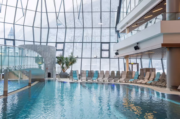 AQUA DOME