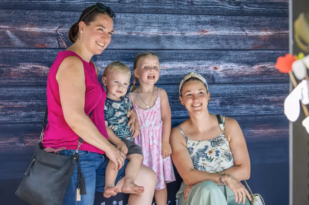 Ein schönes Bild bei der TT-Fotobox holten sich Mama Marina (Absam) mit den Kindern Philina (3 J.) und Lorenz (1 J.) und ihrer Tante Nadine.