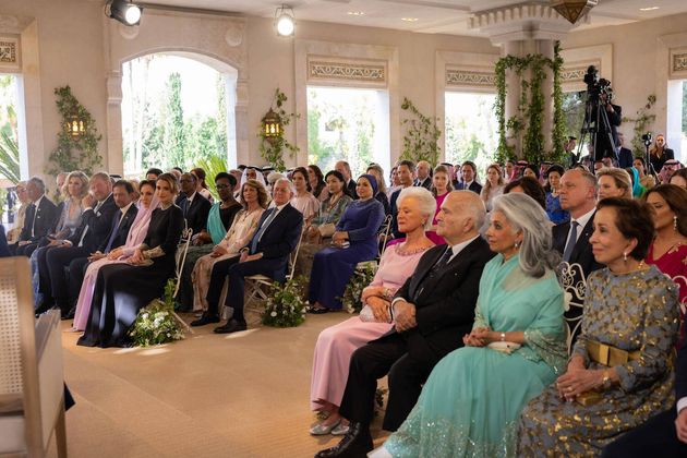 Zahlreiche Gäste, darunter viele aus Königshäusern aus dem Ausland, waren nach Amman auf die Hochzeit geladen. 
