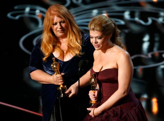 Adruitha Lee (.) and Robin Matthews bekamen den Oscar für das beste Make-up und Haarstyling im Film Dallas Buyers Club.