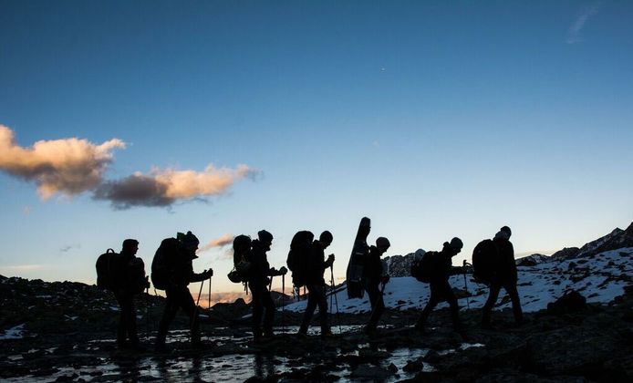 Sieben Musiker im klanglichen Höhenrausch: Samt Instrumenten waren sie auf Expedition auf der Mieminger Kette und in den Stubaier Alpen. Mehr Eindrücke davon gibt es in der Bildergalerie.