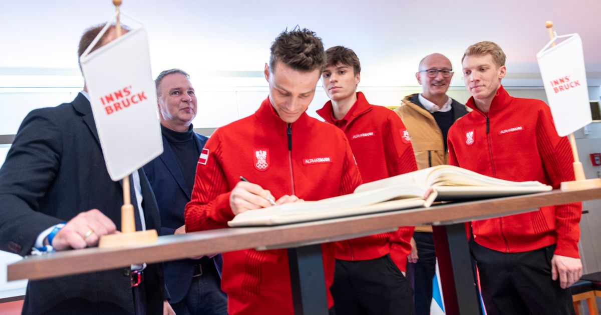 Olympiahelden-um-Flock-und-Lamparter-trugen-sich-ins-Goldene-Buch-der-Stadt-ein