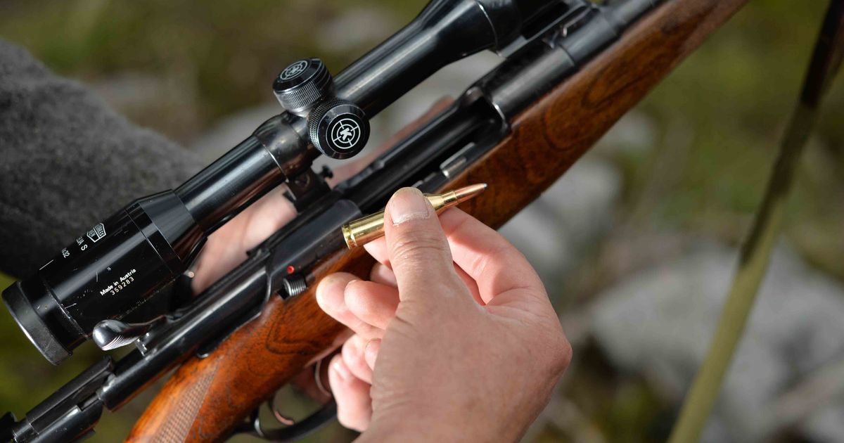 Gewehr-explodiert-76-j-hriger-J-ger-in-Walchsee-bei-Schie-bung-verletzt