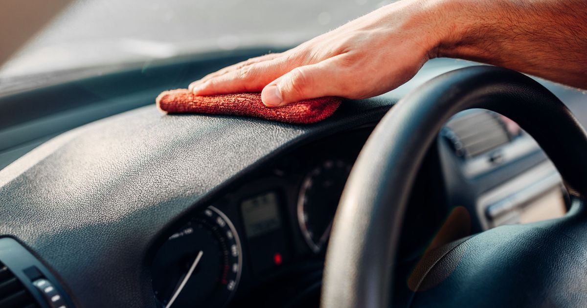 Wie-man-sein-gesamtes-Auto-in-nur-einer-Stunde-gr-ndlich-reinigt