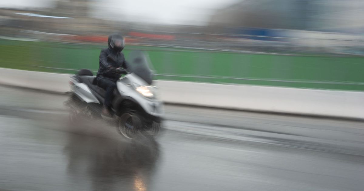 Nasse-Stra-e-wurde-zum-Verh-ngnis-Zwei-Motorradfahrer-im-Tiroler-Oberland-verletzt