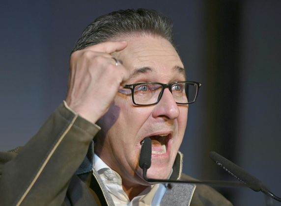 "Da fehlt's sowohl am Master als auch am Mind." - Heinz-Christian Strache über den Zustand seiner ehemaligen Partei FPÖ.