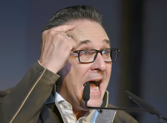 "Da fehlt's sowohl am Master als auch am Mind." - Heinz-Christian Strache über den Zustand seiner ehemaligen Partei FPÖ.