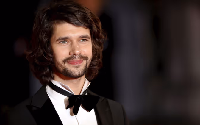 Ben Whishaw war vom Empfang am roten Teppich überwältigt. "Das ist ja noch größer als letzte Mal", sagte "Q".