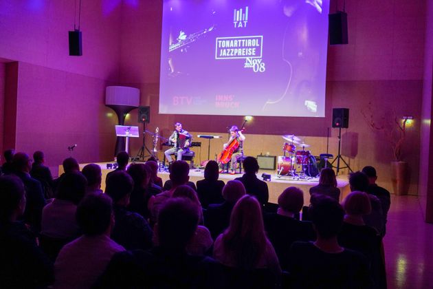 Im Anschluss an die Verleihung trat Alois Eberl mit der Cellistin Anna Lang auf.