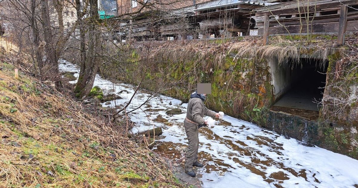 Ursache-nun-bekannt-Unbekannte-Fl-ssigkeit-in-Bach-bei-Itter-gefunden