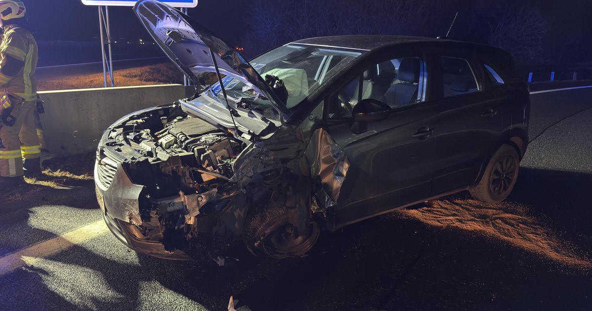 Unfall-auf-der-A12-bei-Ausfahrt-Telfs-Ost-Autofahrer-schwer-verletzt