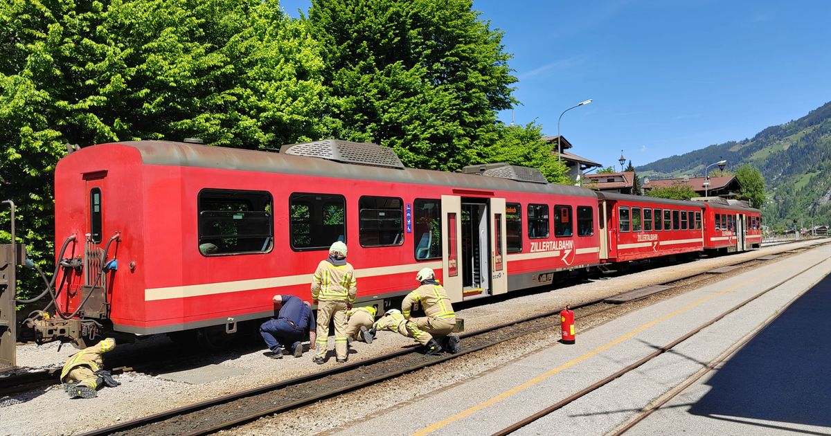 Technischer-Defekt-sorgte-f-r-Feuerwehr-Einsatz-bei-der-Zillertalbahn