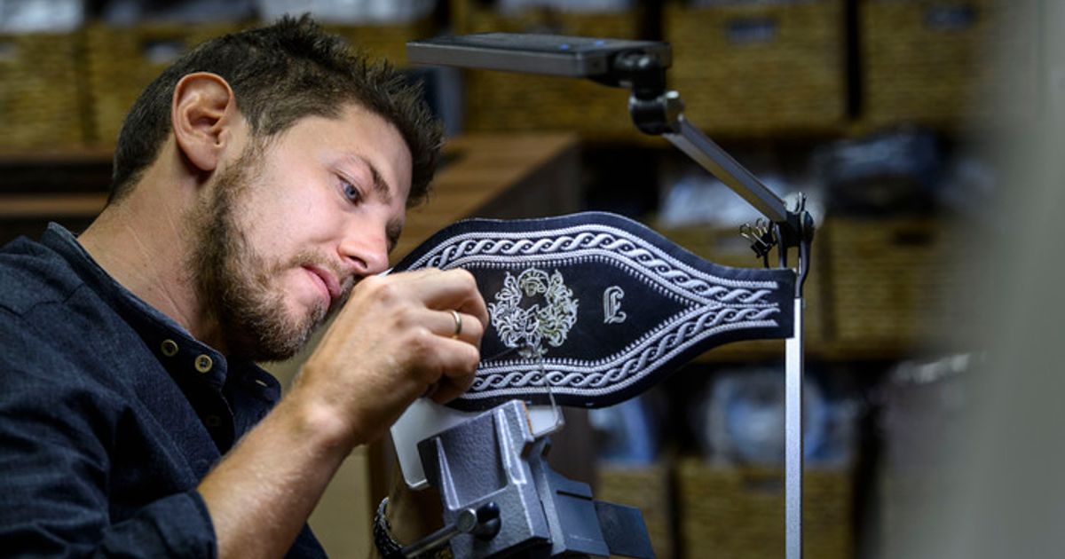 Stich-f-r-Stich-zum-tragbaren-Kunstwerk-Wir-wollen-etwas-schaffen-das-bleibt-