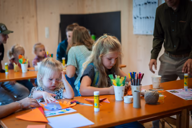 Die Kinder-Bastlerstation in der NATURwerkstatt.