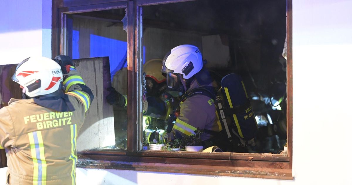 pfanne-fing-auf-herd-feuer-drei-frauen-nach-k-chenbrand-in-birgitz-in-klinik-gebracht