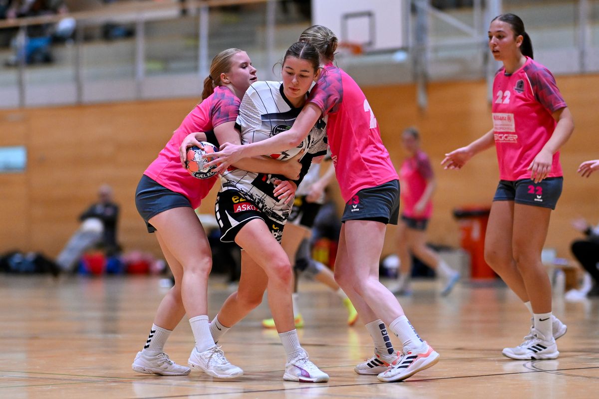 Damen laden in Innsbruck zum Derby, Niederlage für Schwaz