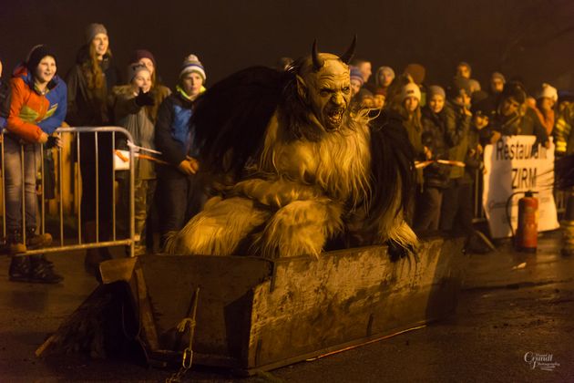 Krampusumzug in Jerzens im Pitztal mit den "Irzer Bertuifl".