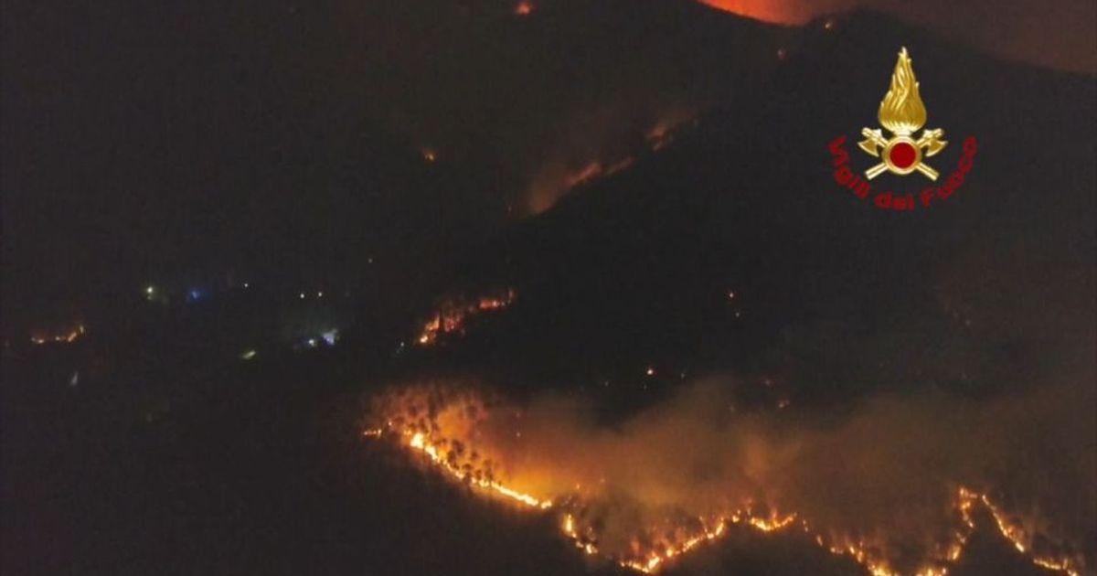 Gro-er-Waldbrand-in-der-Toskana-Tausende-Menschen-evakuiert