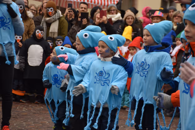 Der Unsinnige in Schwaz startet mit dem Kinderfasching am Stadtplatz.