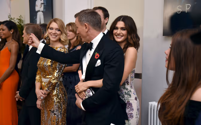 Schwer verliebt: Rachel Weisz hielt ihren Ehemann Daniel Craig ganz fest.