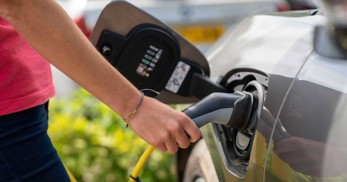 Zeit-f-rs-erste-E-Auto-Was-man-vor-der-Kaufentscheidung-wissen-sollte