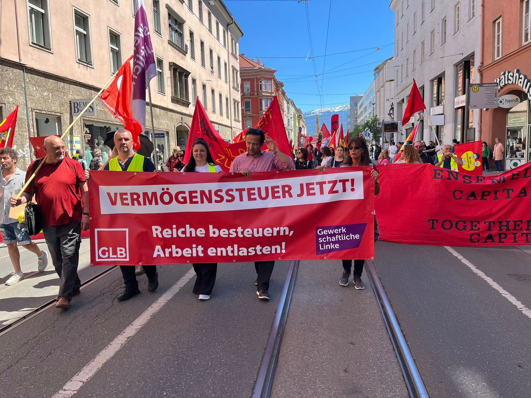 Hunderte Teilnehmer zogen bei Demo zum Tag der Arbeit durch Innsbruck